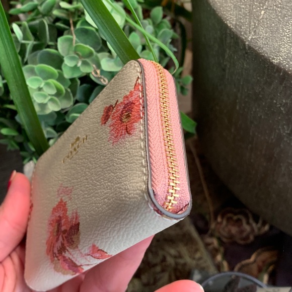 SOLD⛔️Authentic COACH 1941 coated floral canvas/smooth leather zip around wallet - Picture 2 of 9